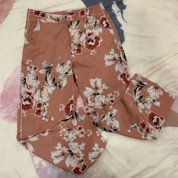 Zara Pants - Zara floral culottes Zara Pants - Zara floral culottes